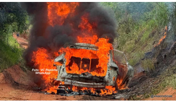 Carro foi encontrado em chamas, e depois localizado um corpo em seu interior (Reproducao/Visao Noticias).