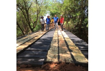 Ponte da Estrada 6 foi recuperada pela Secretaria Municipal de Obras (Foto: Maikon Moraes/Siga Mais).