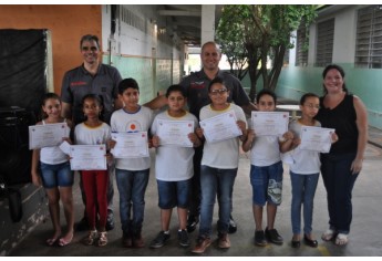 Projeto Bombeiro Educador forma novas turmas na EMEF Teruyo Kikuta