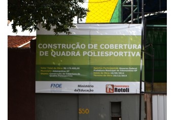 Obra de quadra coberta está prestes a completar 1 ano de seu início