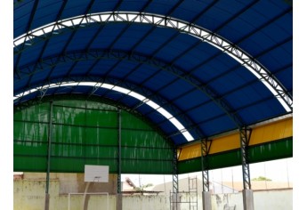 Obra de quadra coberta está prestes a completar 1 ano de seu início