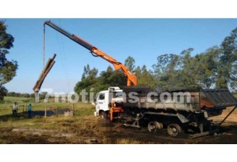 Guindaste era operado pelo homem morto e atingiu fiação elétrica em propriedade rural. (I7 Notícias /Paraguaçu Paulista).