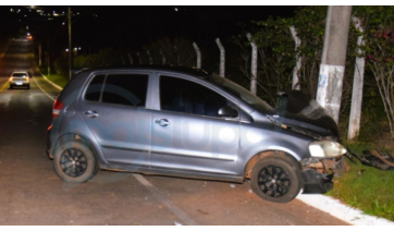 Bebê de 5 meses morre após carro bater contra poste em Rinópolis