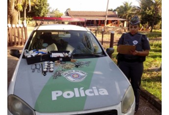 Materiais de rinha de galo foram apreendidos pela Polícia Ambiental (Foto: Cedida/Polícia Ambiental).