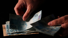 Governo confirma salário mínimo de R$ 1.621 em 2026