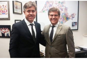 Márcio Cardim e o deputado Gil Lancaster (Foto: Arquivo Pessoal).
