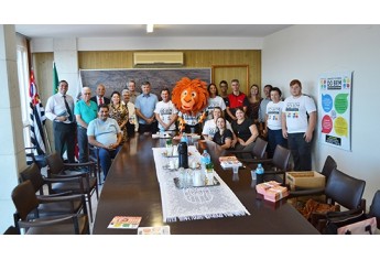 Líderes das Igrejas Evangélicas em reunião com o prefeito Márcio Cardim e membros do CMDCA e CMI (Foto: Assessoria de Imprensa/IR do Bem).