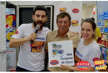 Godoy entrega moto e mais de 70 prêmios na cabine do Sim ou Não