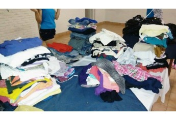 Grande número de roupas foram doadas e destinadas as famílias de Panorama e para o Lar dos Velhos de Adamantina (Foto: Ass. Imprensa/Rotary Club de Adamantina)