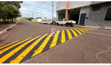 Trânsito de Adamantina recebe dois novos redutores de velocidade