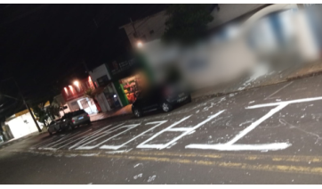 Vandalismo: rua amanhece pichada no centro de Adamantina