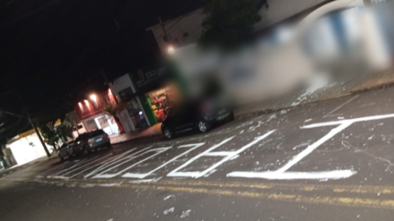 Vandalismo: rua amanhece pichada no centro de Adamantina