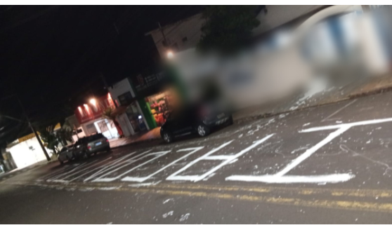 Vandalismo: rua amanhece pichada no centro de Adamantina