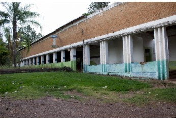 Em seu auge, o Clube de Campo realizou shows como de Roberto Carlos e Moacir Franco e se popularizou em toda região, estando hoje em total abandono (Foto: BIBI.art).