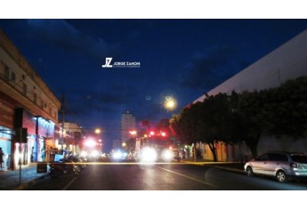 Fumaça no interior da agência bancária mobilizou autoridades. Após, constatou-se tratar de disparo de fumaça pelo dispositivo de segurança (Foto: Jorge Zanoni).