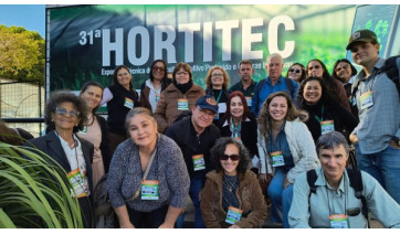 Em caravana do Sebrae, produtores e empresários de Adamantina participam da Hortitec em Holambra