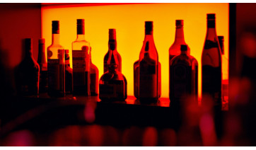 Sancionada lei que aumenta e pena para quem fornece droga ou bebida alcoólica a menor de 18 anos