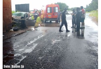 Acidente na manhã de hoje, no trevo de Tupã, matou o radialista Benito Abramo (Foto: Site Bastos Já).