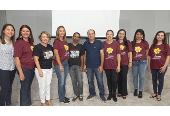 Equipe da Aprocaf, de Lucélia, com ampla atuação no tema, ministrou palestra em Adamantina (Foto: Assessoria de Imprensa).
