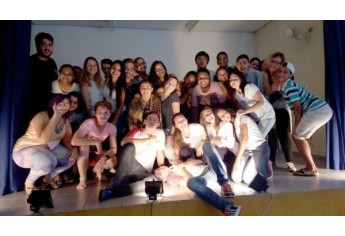 Teatro é usado como recurso para aprendizado e sensibilização dos estudantes (Foto: Cedida).
