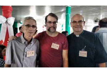 Francisco Toffoli com o Ministro do STF, Dias Toffoli e o Cônego José Carlos Dias Toffoli (Foto: Arquivo Pessoal/Cedida).