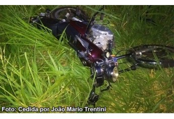 Acidente envolveu duas ambulâncias, uma van, um carro de passeio e uma moto, na SP-294, em Iacri (Foto: João Mário Trentini/Reprodução: Site Bastos Já).