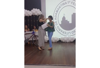 Festival e Concurso Literário teve encerramento com entrega de premiações no Anfiteatro da Biblioteca Municipal (Foto: Cedida).