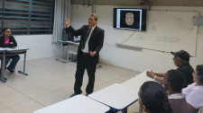 Polícia Civil promove palestra em escola de Lucélia sobre prevenção ao uso de álcool e drogas