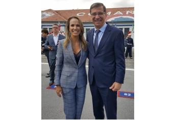 Entrega da medalha à juíza Ruth Menegatti foi feira pelo ex-comandante geral da PM Cel Nivaldo Restivo, atualmente integrante da Secretaria de Segurança Pública do Estado de São Paulo (Foto: Acervo Pessoal).