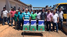 Servidores municipais de Mariápolis recebem cestas especiais de Natal