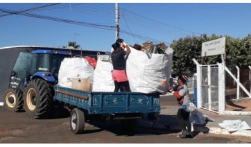 Por meio de cooperativa de catadores, Mariápolis inicia coleta seletiva de lixo reciclável