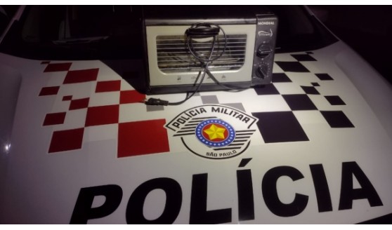 Homem invade casa dos pais, furta forno eltrico para trocar por drogas, e acaba preso pela PM