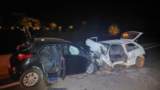 Carro na contramão causa acidente na Raposo Tavares em Regente Feijó: duas pessoas morrem