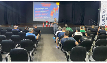Servidores da Prefeitura de Adamantina recebem treinamento sobre prevenção e combate a incêndios