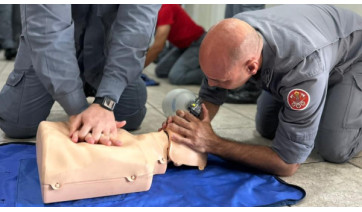 Bombeiros realizam treinamento para aprimorar resgate e atendimento pré-hospitalar na região