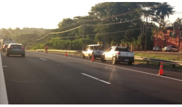 Motociclista morre após colidir na traseira de carro e ser arremessado em rodovia da região