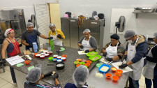 Casa SP Afro Brasil e Sebrae concluem curso de gastronomia com foco em renda e inclusão