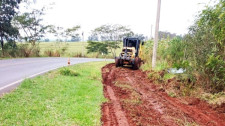 Empresa contratada pela Prefeitura de Adamantina inicia obras da ciclovia na vicinal para Lucélia