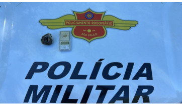 Dois jovens de Lucélia são presos pela PM Rodoviária por tráfico de drogas