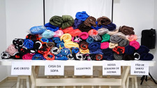 Fundo Social entrega 100 cobertores a entidades de Adamantina