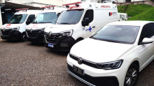 Adamantina recebe três novas ambulâncias e novo veículo para frota da Saúde