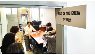 Alunos da escola Helen Keller conhecem estrutura e funcionamento do Fórum de Adamantina