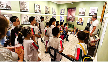 Museu e Arquivo Histórico de Adamantina recebe visita de estudantes de Flórida Paulista