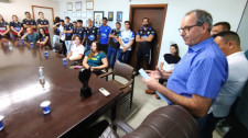 Prefeito recebe delegação e homenageia atletas de Adamantina pelo desempenho nos Jogos Regionais