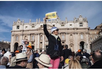 Rotarianos participam de Audiência Jubilar com Papa Francisco, no Vaticano.