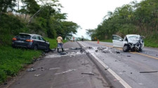 Carro com placas de Adamantina se envolve em acidente que deixa vítima fatal em Clementina