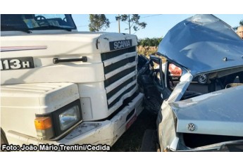 Acidente fez quatro mortes na SP-294, trecho entre Herculândia e Quintana (Foto: Reprodução: João Mário Trentini/Site Bastos Já).