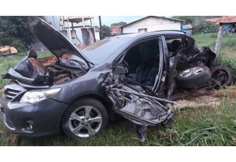 Acidente grave deixou uma vítima fatal e outras quatro feridas, na SP-294, nesta sexta-feira (Foto: João Mário Trentini/Reprodução Site Bastos Já).