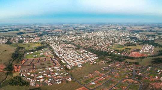 Adamantia sempre teve população na casa dos 30 mil habitantes, porém mudou a relação entre população ruran e urbana (Foto: Drone Adamantina).