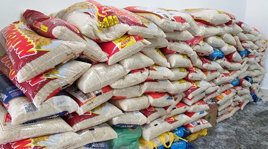 Alimentos arrecadados pela campanha, inciativa da LRG Construtora (Foto: Grupo Impacto).